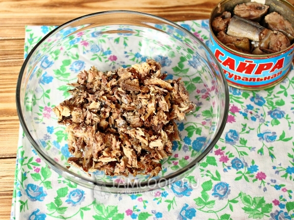 Размять консерву вилкой