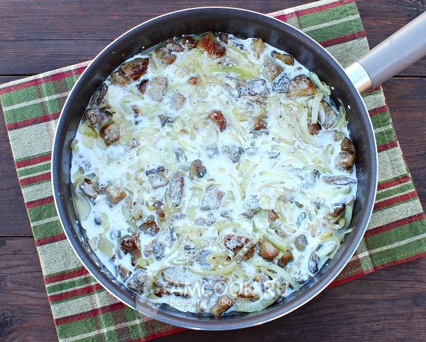 Влить сливки