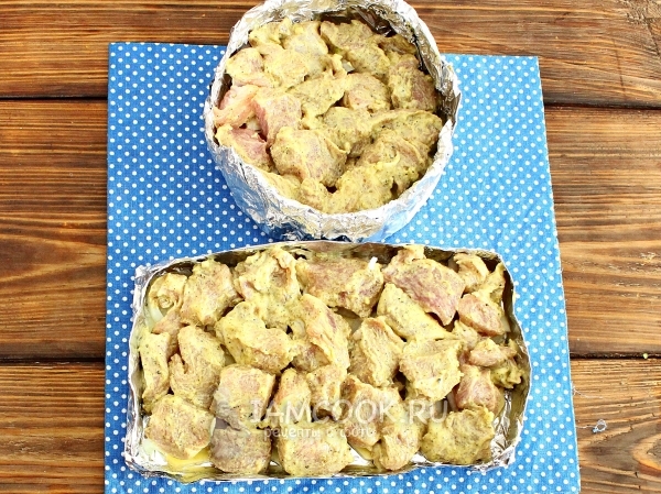 Положить мясо