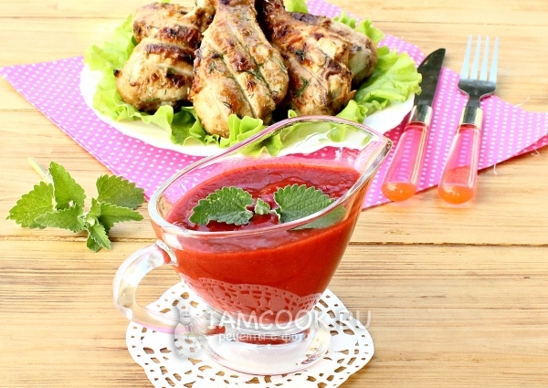 Рецепт остро-пряного клубничного соуса к мясу