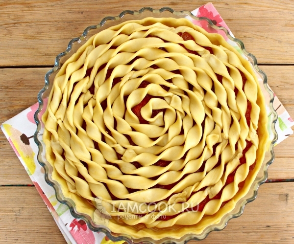 Украсить спиральками из теста