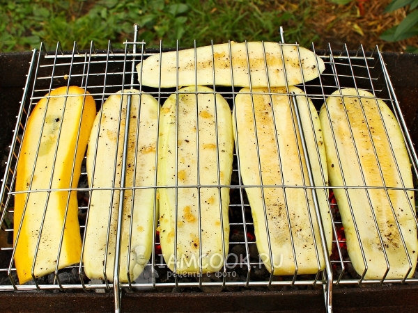 Пожарить кабачки на мангале