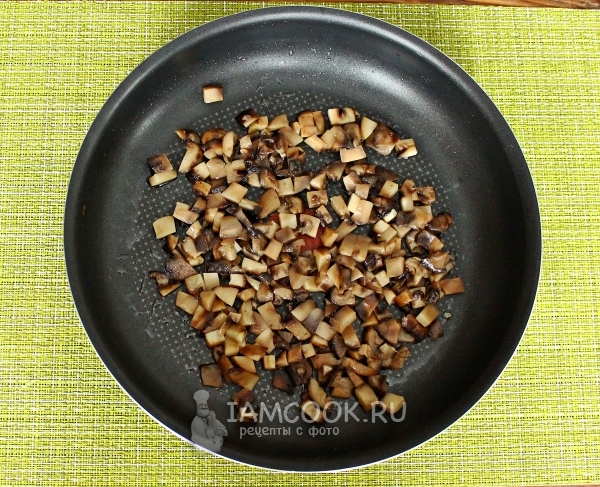 Обжарить грибы