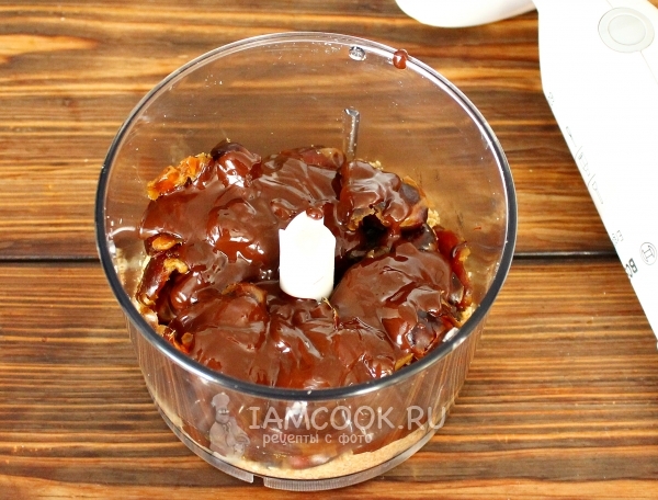 Влить шоколад