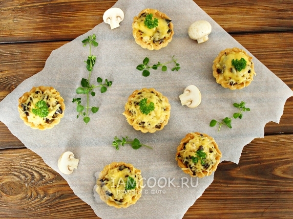 Фото тарталеток с курицей, грибами и сыром