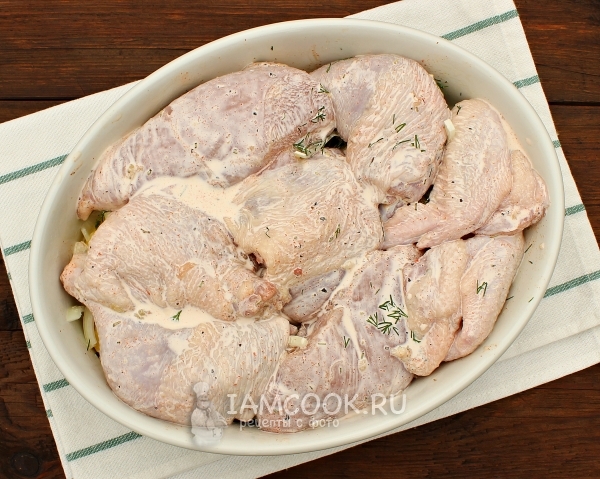 Полить маринадом