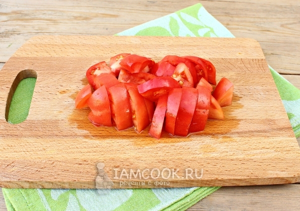 Порезать помидоры