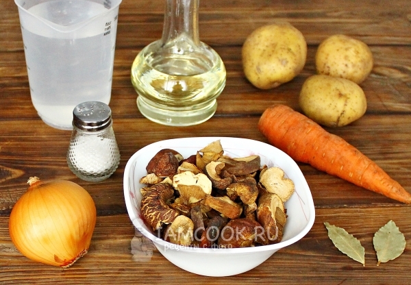 Ингредиенты для грибовницы из сухих грибов