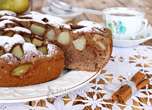 Рецепт шоколадной шарлотки с грушами в мультиварке