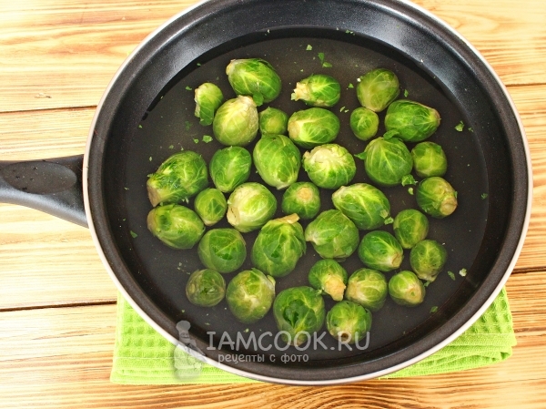 Положить капусту в воду