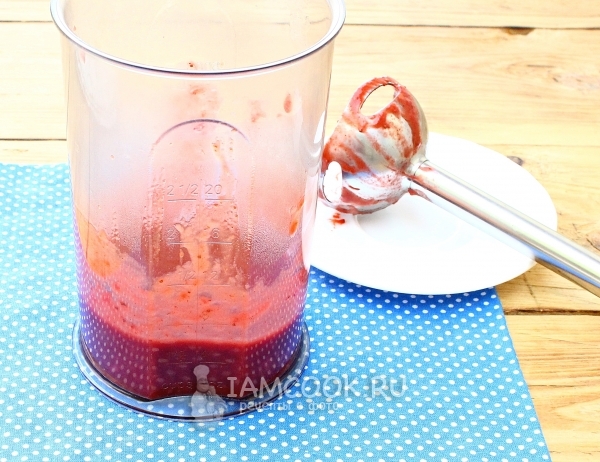 Пюрировать клубнику