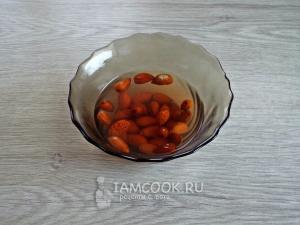 Залить орехи кипятком