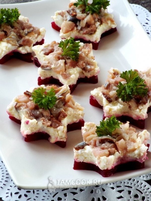 Закуска из сельди со свеклой и яйцом