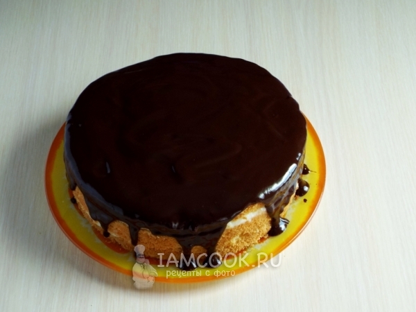 Полить торт глазурью