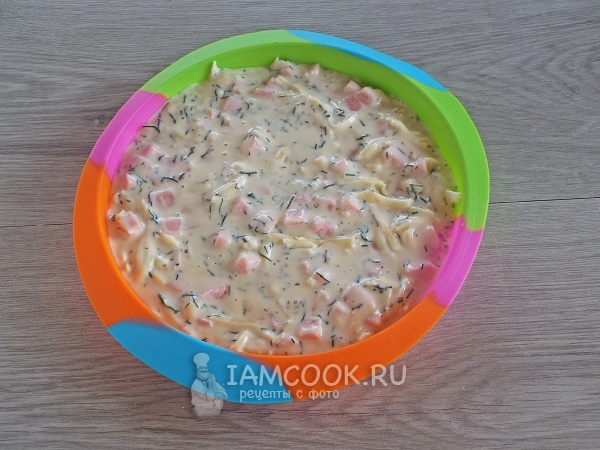 Перелить тесто в форму