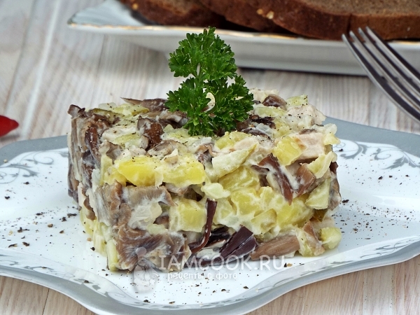 Рецепт салата с жареными опятами