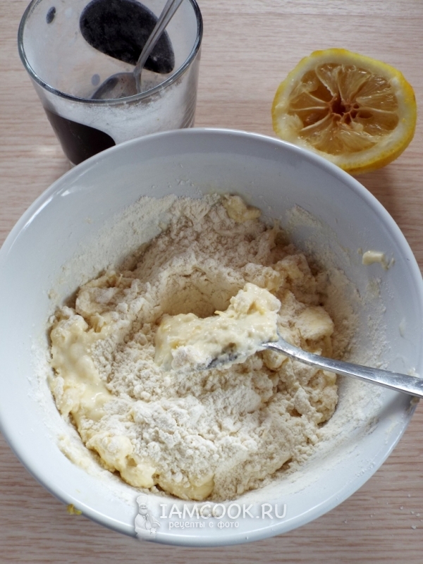 Влить сок лимона