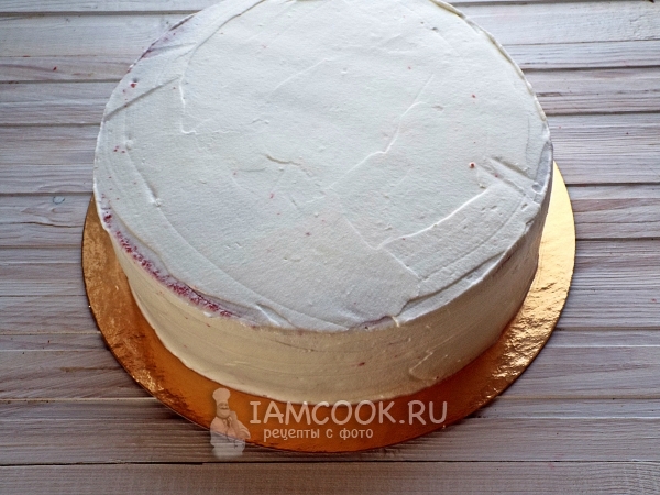 Покрыть торт кремом
