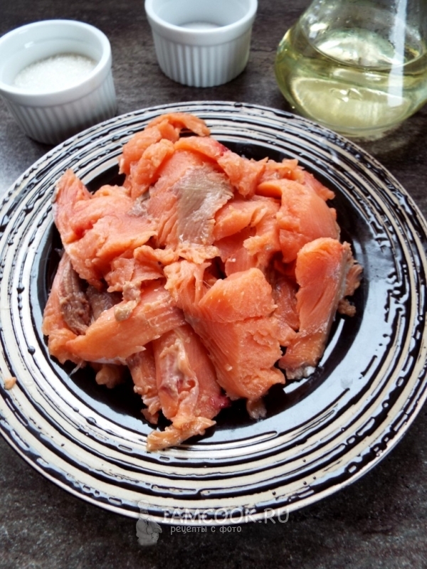 Отделить филе рыбы от костей