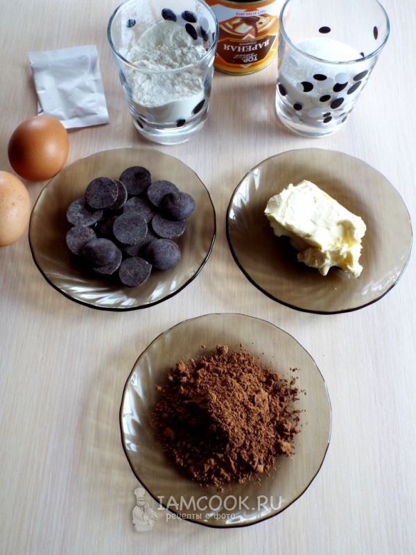 Ингредиенты для шоколадных кексов со сгущенкой