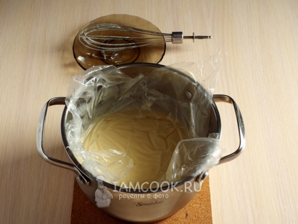 Накрыть крем пленкой