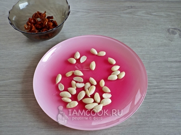 Почистить миндаль