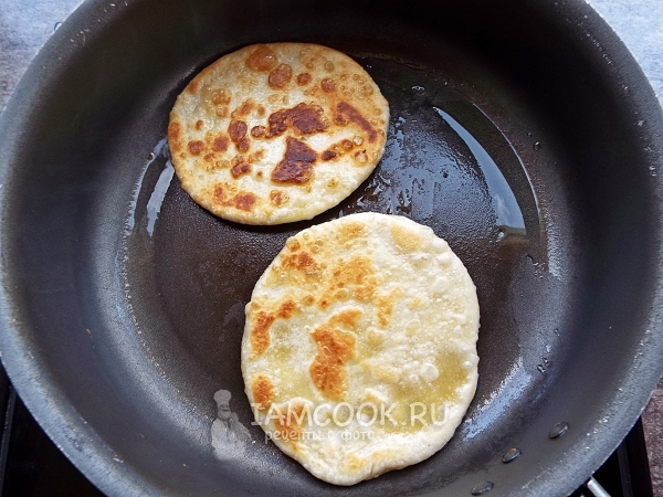 Пожарить лепешки