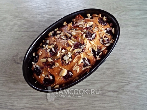 Запечь пирог с миндалем