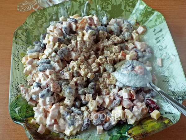 Добавить майонез и перец