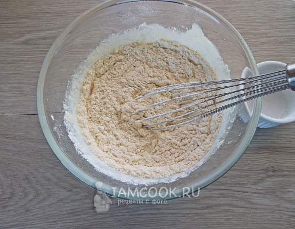 Всыпать муку