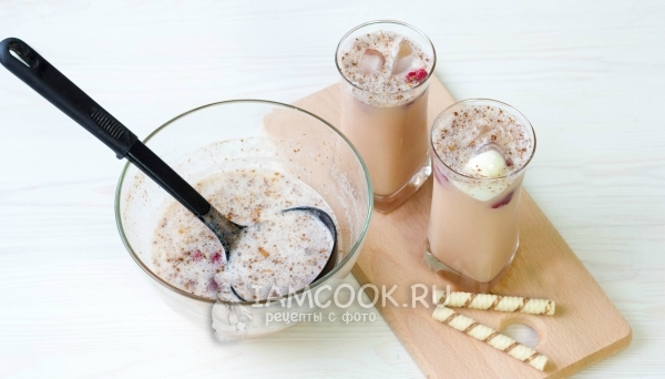 Налить напиток в бокалы