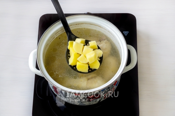 Положить картофель