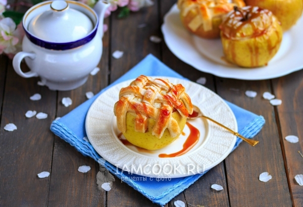 Яблоки, фаршированные творогом, в духовке