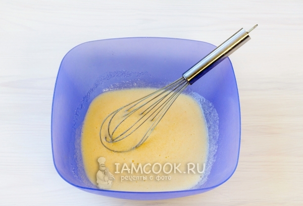 Взбить яйца с сахаром