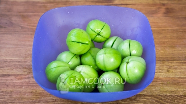 Сделать на помидорах надрезы