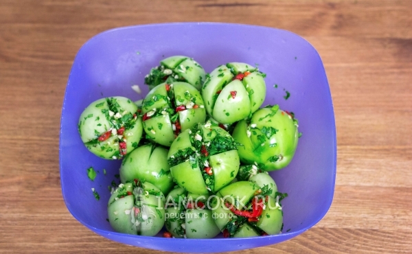 Нафаршировать помидоры