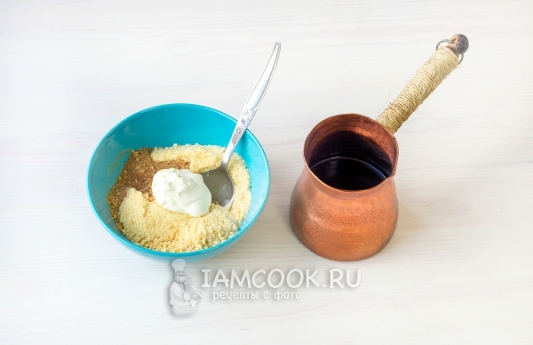 Соединяем крошку с кофе