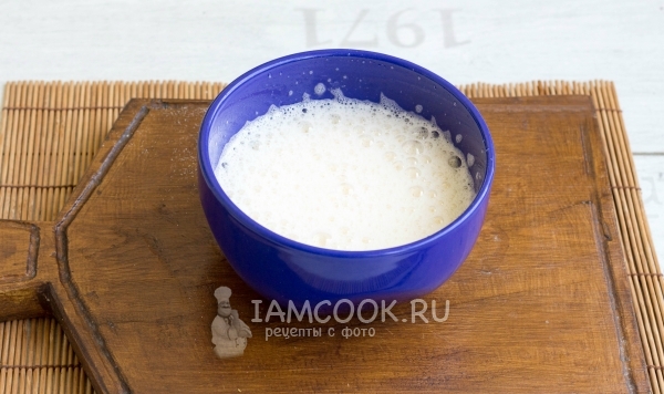 Взбить яйца с сахаром