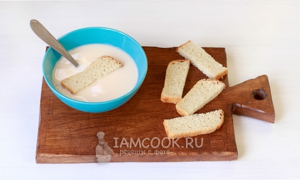 Обмакнуть хлеб в кляр