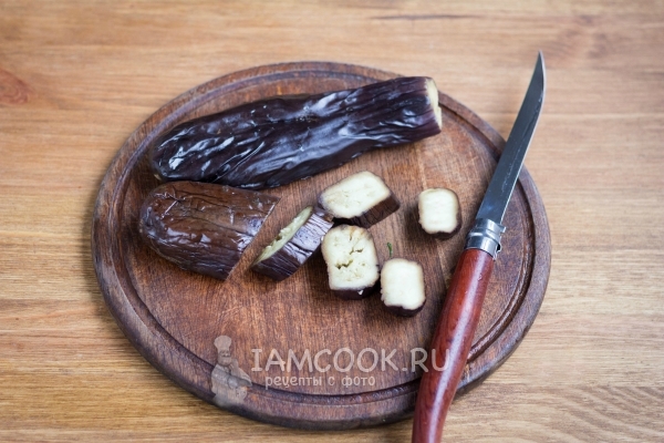Порезать баклажаны