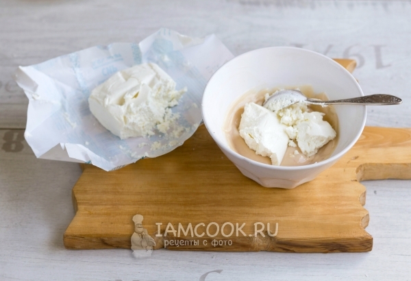 Добавить творог