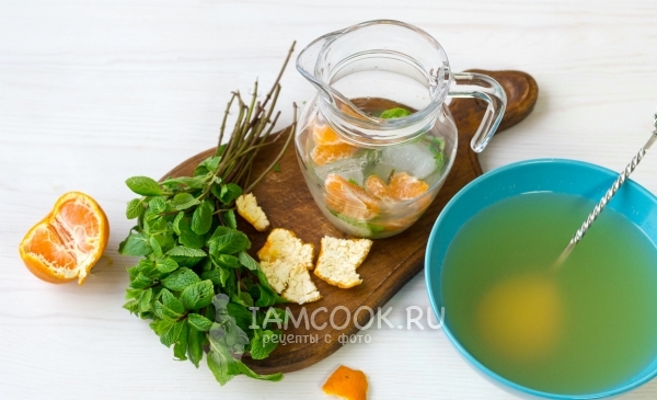 Влить лимонный сироп