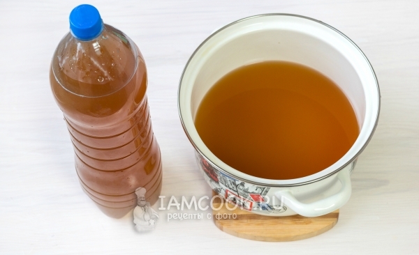 Перелить квас в бутылку