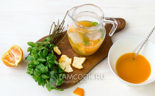 Влить мандариновый сок