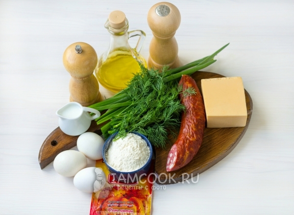 Ингредиенты для заливного пирога с колбасой и сыром в духовке