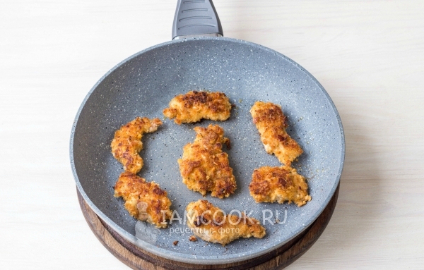 Пожарить наггетсы на сковороде