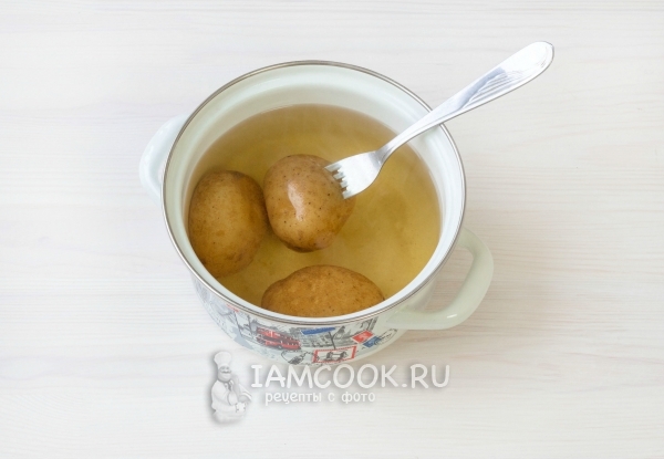 Сварить картофель
