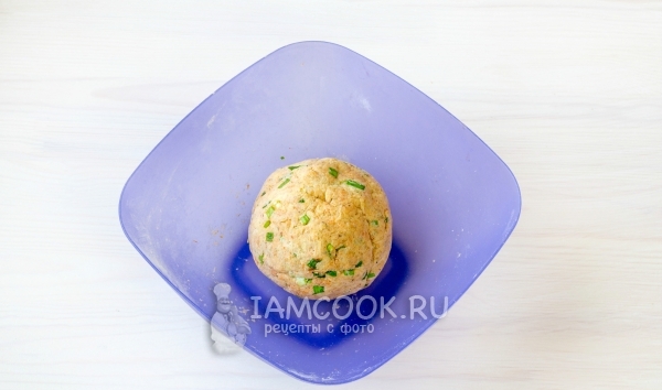 Сформировать из теста шар