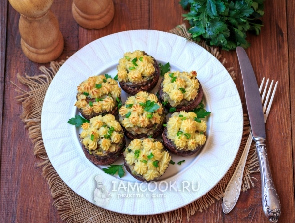 Постные фаршированные шампиньоны в духовке