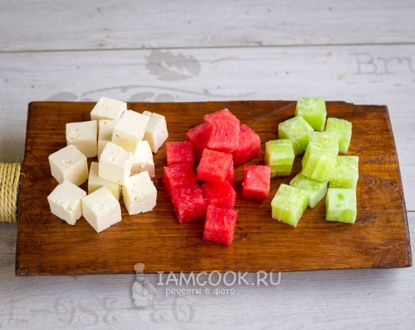 Порезать ингредиенты кубиками